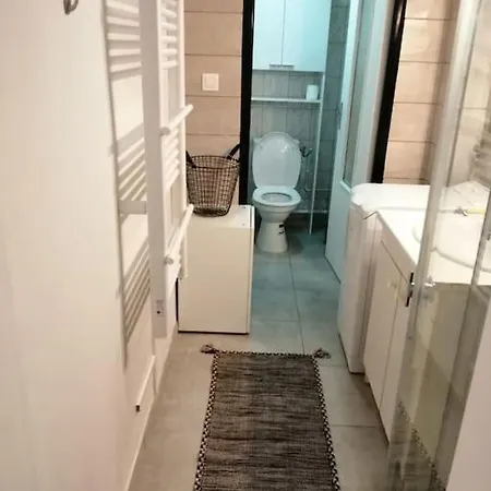 Proche Du Centre-ville Apartmán